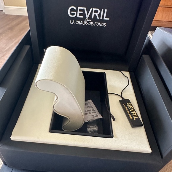 Gevril Men’s Watch Box for Storage or Display. Empty. Gevril Group - Picture 5 of 7